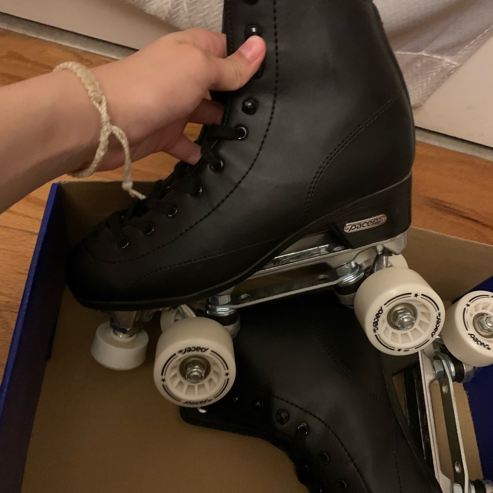 Pacer roller skates Used 2 or 3 times very lightly no damage at all